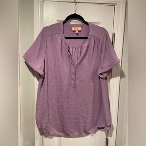 Evri Size 1X Lavender V Neck Rolled Short Sleeve Lightweight Flowy Top